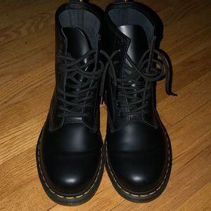 Dr. martens 1460 8eyed unisex boots